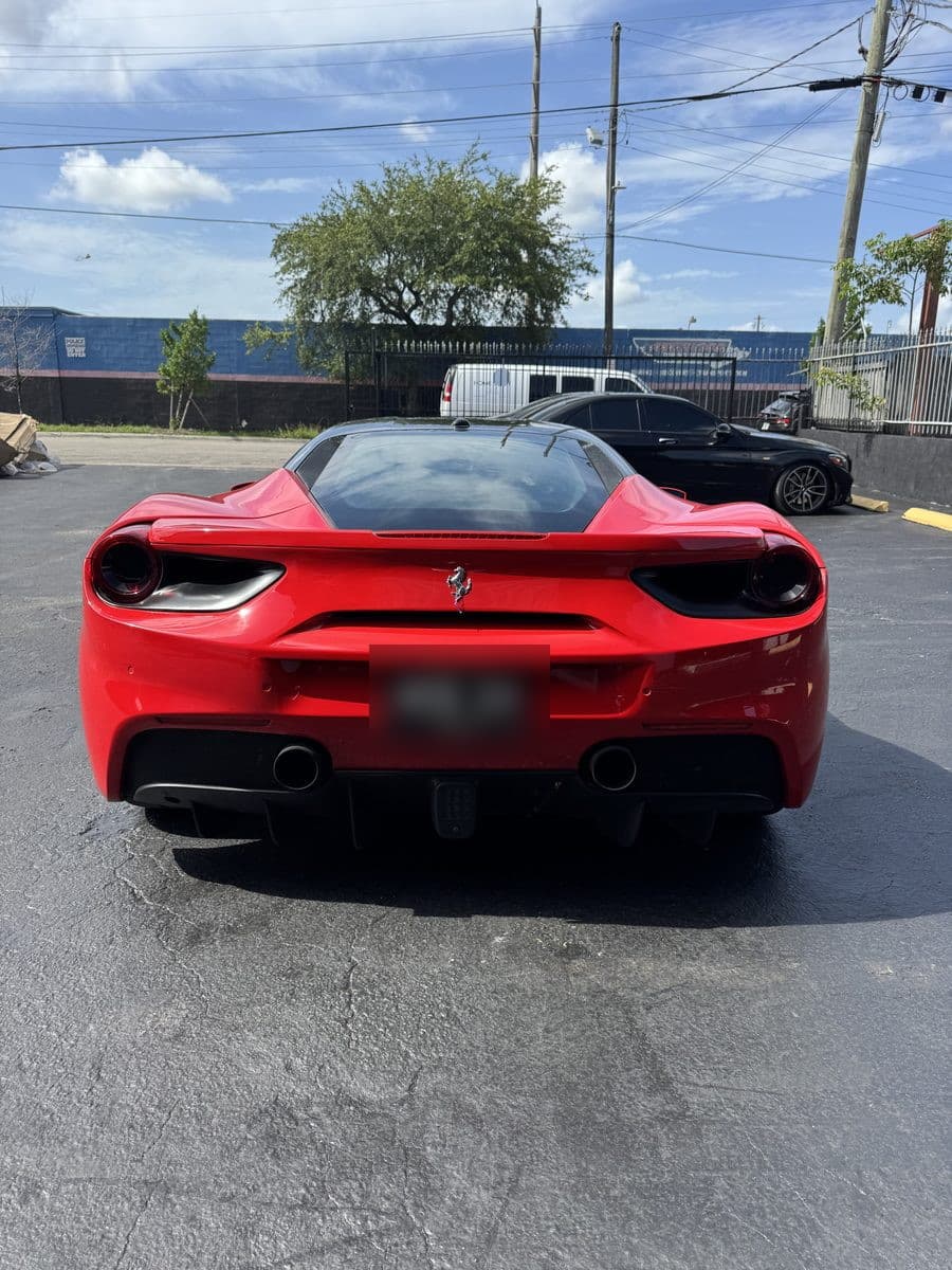 Ferrari 488 GTB photo 4
