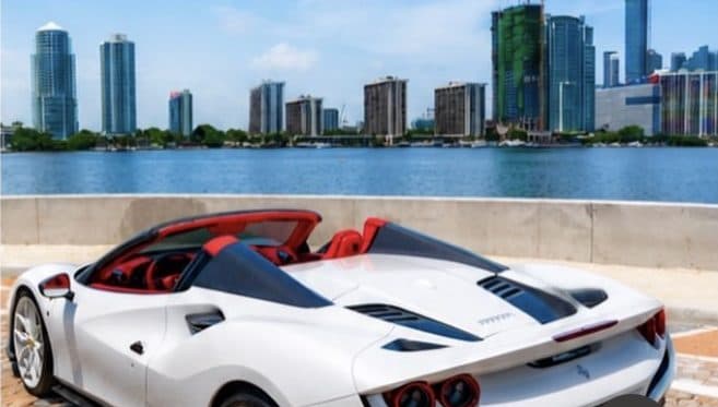 Ferrari F8 photo 3