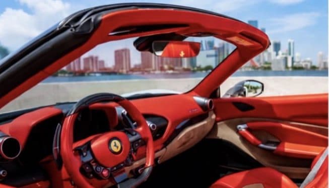 Ferrari F8 photo 4