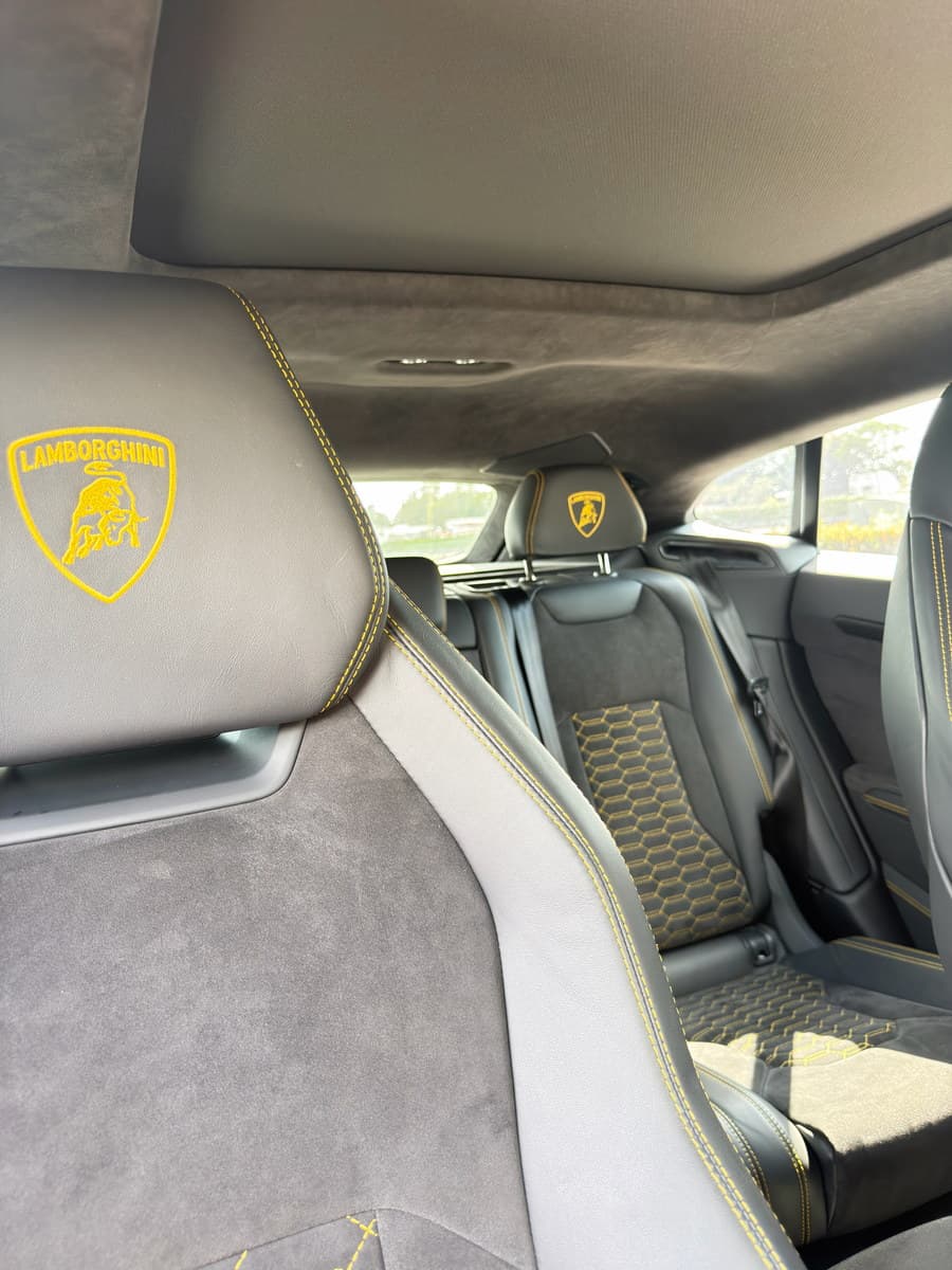 Lamborghini Urus (J Balvin Edition) photo 3